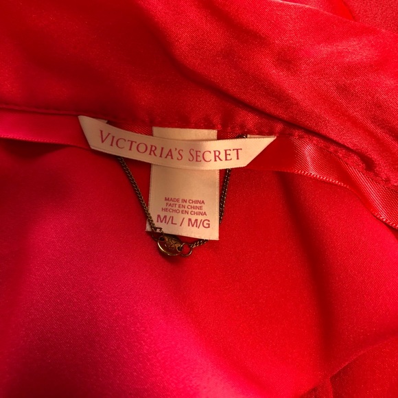 Victoria Secret kimono robe M/L NWOT red - Picture 9 of 10